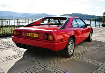 Ferrari Mondial 3.2 V8 - zdjęcie - klasyk