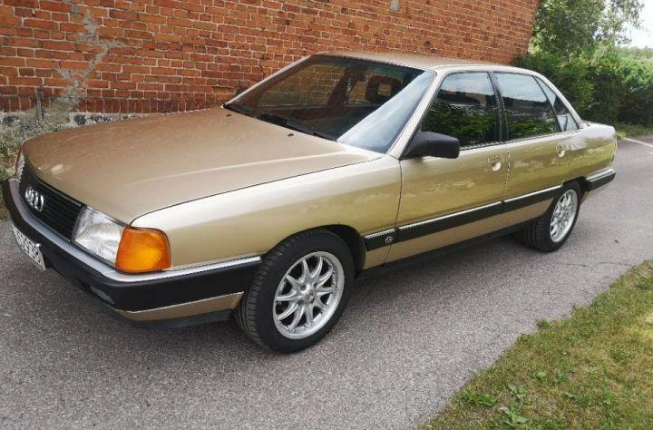 Audi 100- Rok 1990 - Kolor Złoty