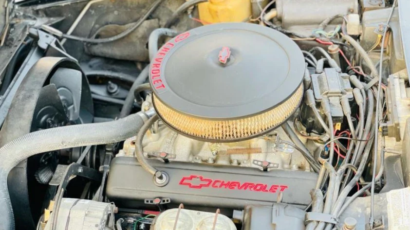 Chevrolet Corvette C3- Rok 1977 - Kolor Czarny