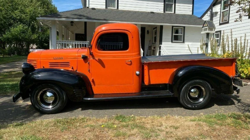 Dodge Pickup- Rok 1946 - Kolor Czarny