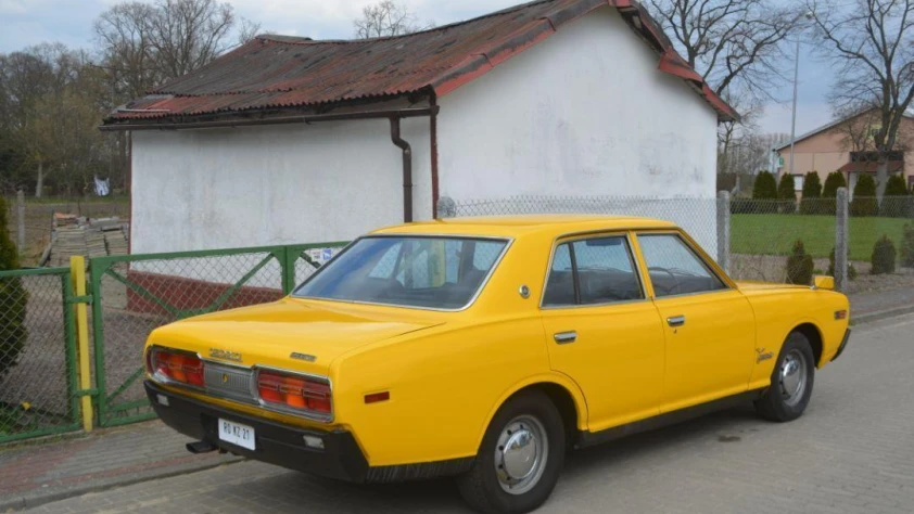 Nissan cedric 33