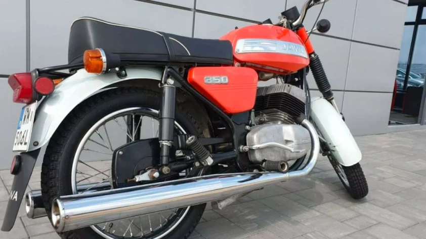 Jawa 350 DELUXE- Rok 1982 - Kolor Czerwony