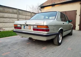 BMW 520i - zdjęcie - klasyk