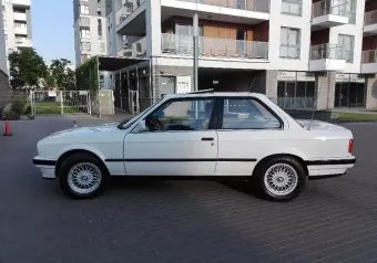 BMW  Seria 3 E30 - zdjęcie - klasyk