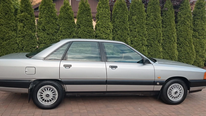 Audi 100 - Rok 1989 - Kolor SREBRNY