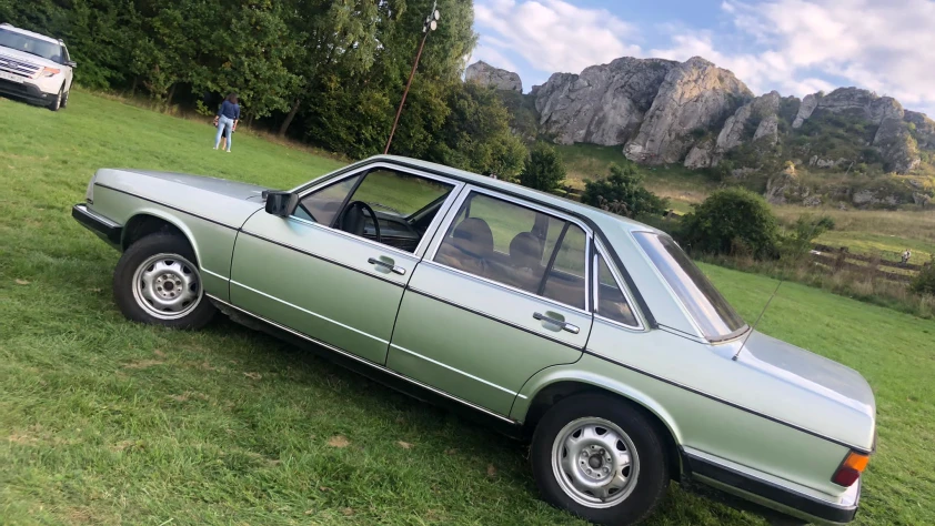 Audi 100- Rok 1979 - Kolor Zielony