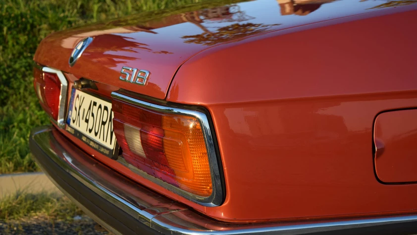 BMW 518- Rok 1980 - Kolor czerwony