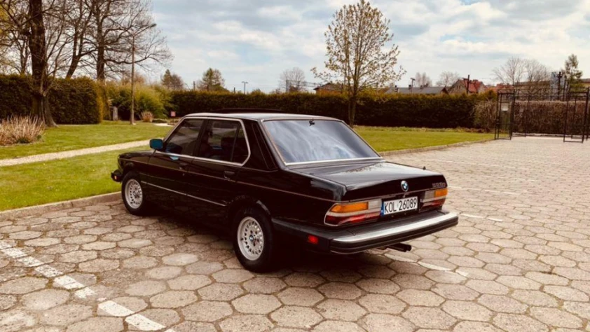 BMW 528E E28- Rok 1987 - Kolor Czarny