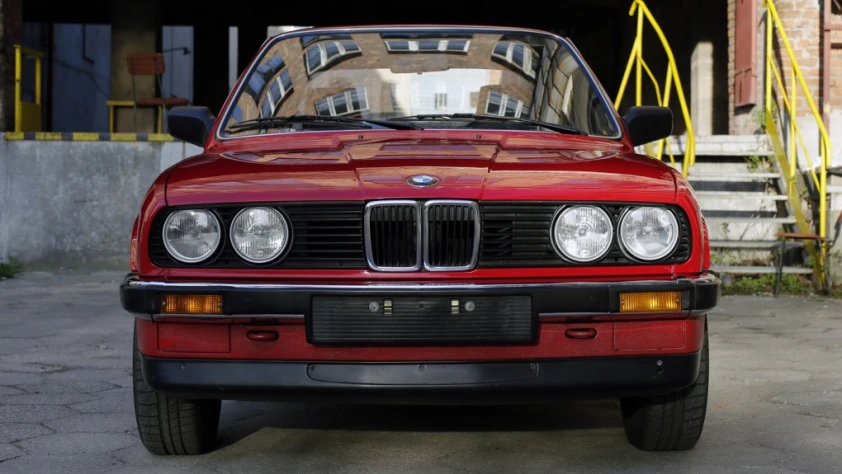 BMW E30- Rok 1986 - Kolor Czerwony