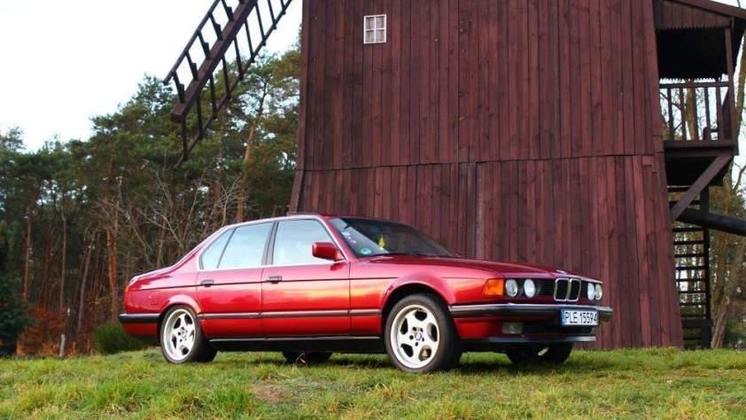BMW Seria 7 735i E32- Rok 1991 - Kolor Czerwony