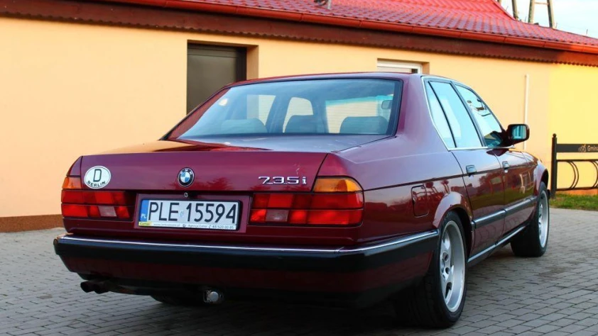 BMW Seria 7 735i E32- Rok 1991 - Kolor Czerwony