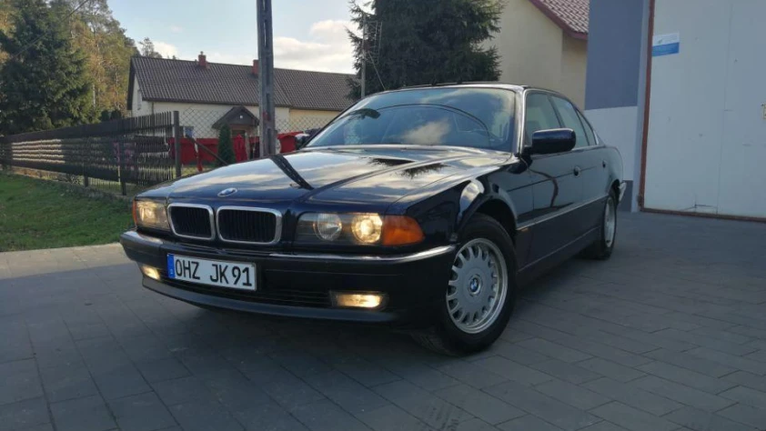 BMW Seria 7 E38- Rok 1997 - Kolor Niebieski 