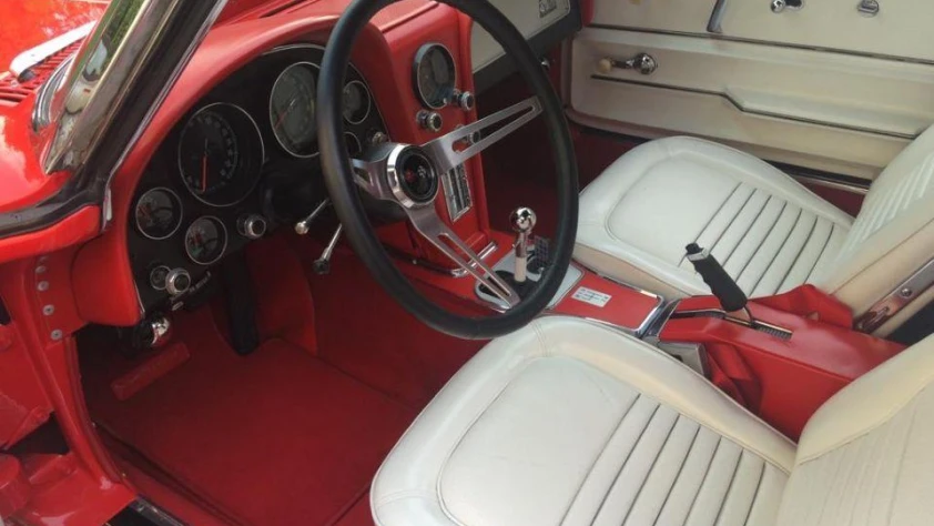 Chevrolet C2 Sting Ray Cabrio- Rok 1967 - Kolor Czerwony 