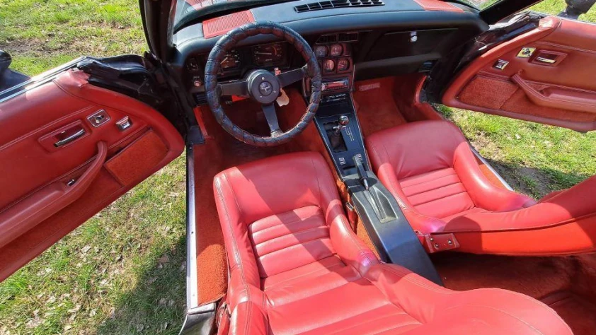 Chevrolet Corvette C3- Rok 1980 - Kolor Czarny