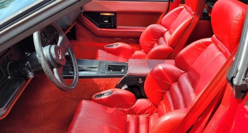 Chevrolet Corvette C4 Targa- Rok 1984 - Kolor Czerwony
