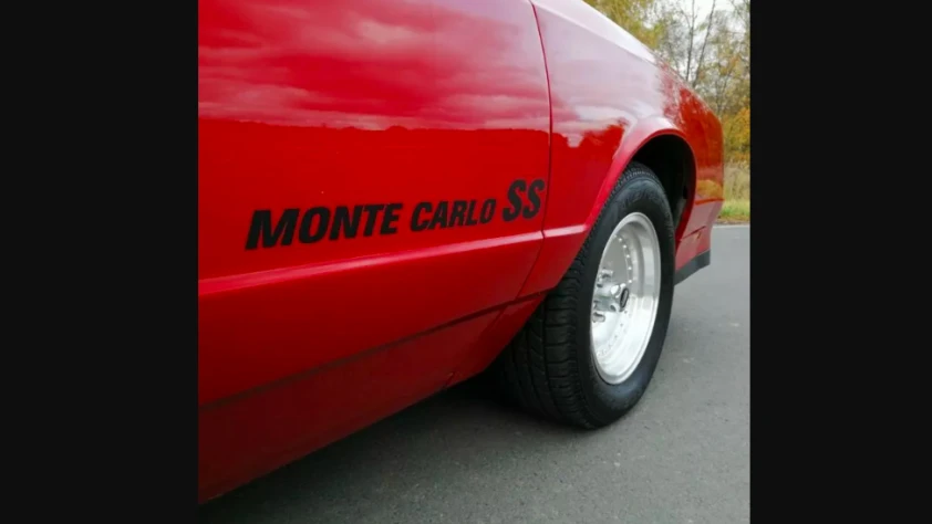 Chevrolet Monte Carlo- Rok 1987 - Kolor Bordowy