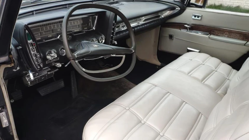 Chrysler Imperial- Rok 1963 - Kolor Czarny 
