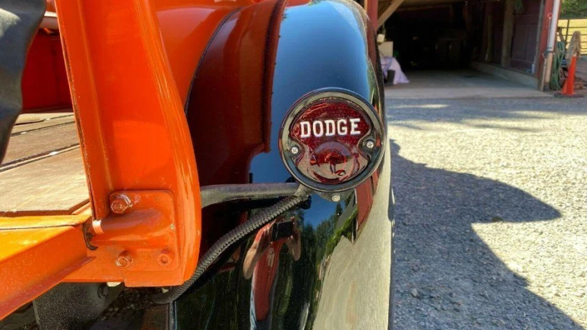 Dodge Pickup- Rok 1946 - Kolor Czarny