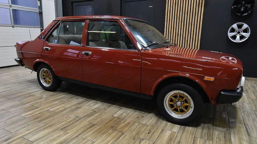 Fiat 131- Rok 1977 - Kolor Czerwony