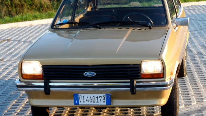 Ford FIESTA- Rok 1980 - Kolor ZŁOTY