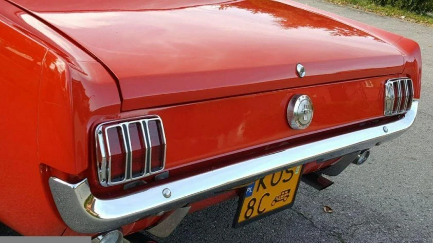 Ford Mustang Coupe V8- Rok 1965 - Kolor Czerwony