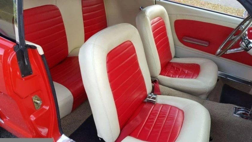 Ford Mustang Coupe V8- Rok 1965 - Kolor Czerwony