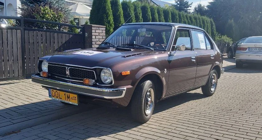 Honda Civic I Hondamatic- Rok 1976 - Kolor Brązowy