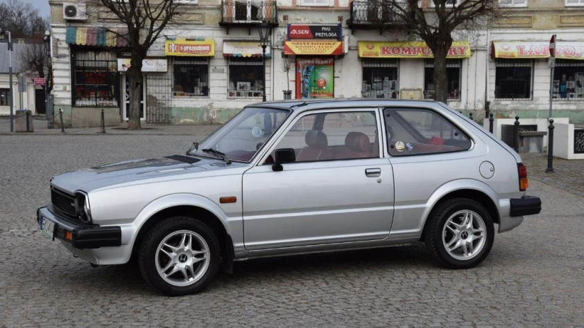 Honda Civic II- Rok 1980 - Kolor Srebrny