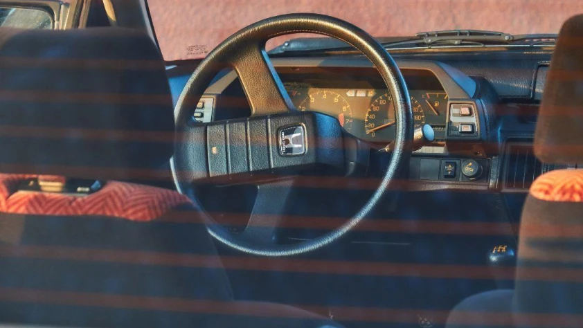 Honda Prelude- Rok 1983 - Kolor Bordowy