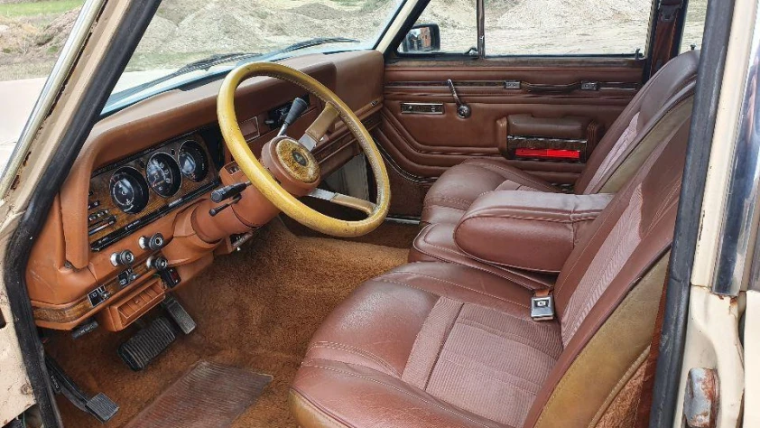 Inne Jeep Grand Wagoneer - Rok 1983 - Kolor Beżowy