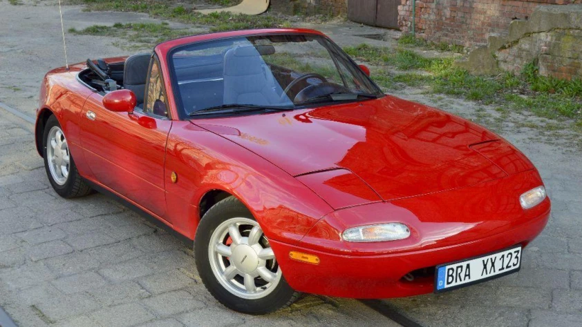 Mazda MX-5 Cabrio- Rok 1992 - Kolor Czerwony
