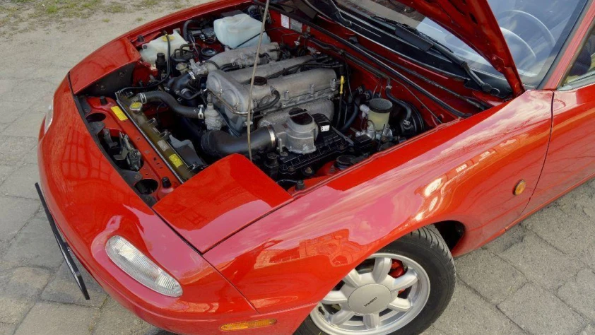 Mazda MX-5 Cabrio- Rok 1992 - Kolor Czerwony