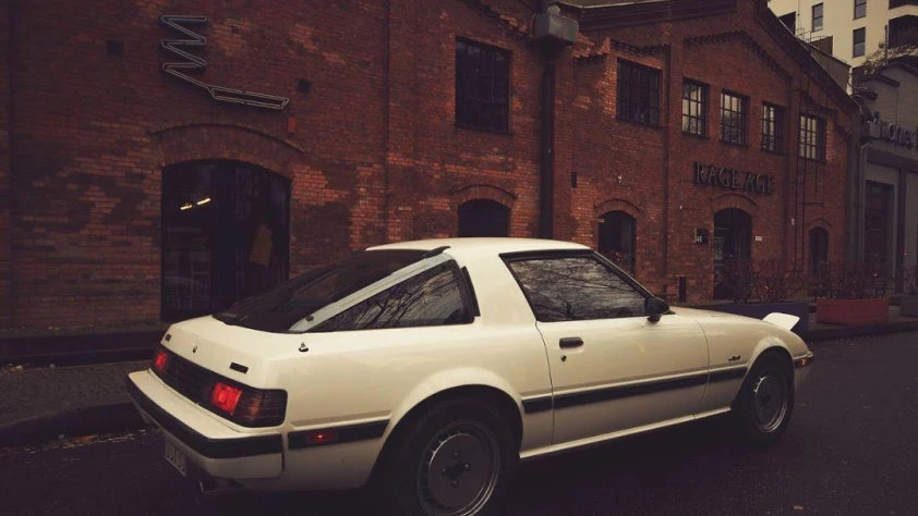 Mazda RX-7- Rok 1985 - Kolor Biały