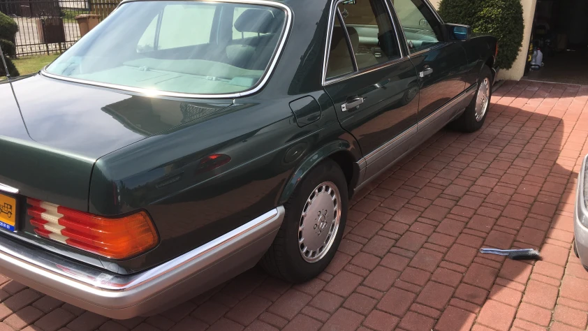 Mercedes w-126- Rok 1986 - Kolor ZIELONY