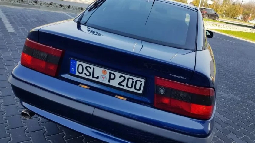 Opel Calibra- Rok 1991 - Kolor Niebieski 