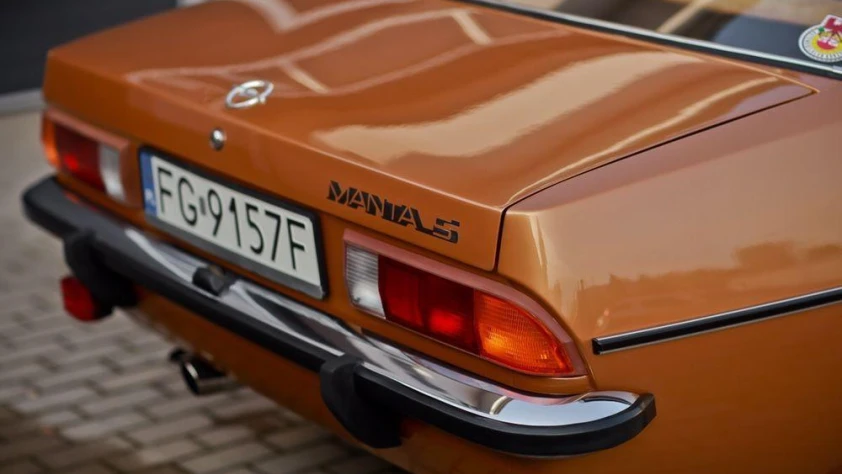 Opel Manta - Rok 1978 - Kolor Złoty