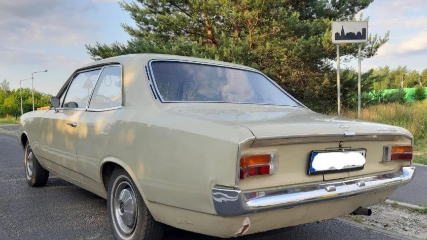 Opel Record - Rok 1972 - Kolor Inny kolor