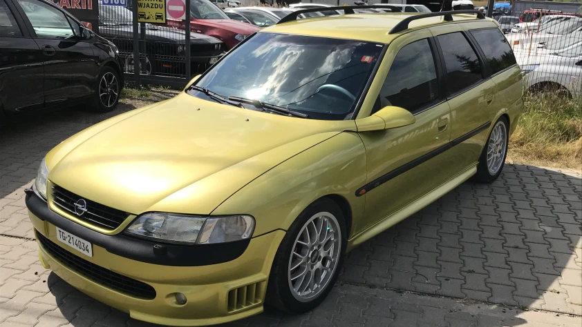 Opel Vectra i500 Irmcher - Rok 1999 - Kolor Złoty