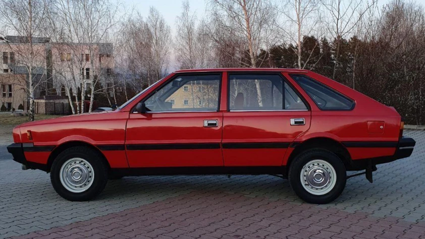 Polonez 1.5 SLE- Rok 1988 - Kolor Czerwony