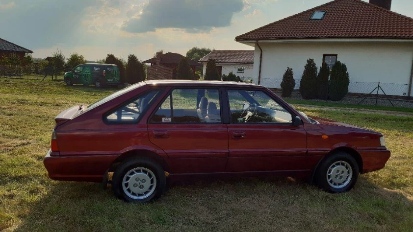 Polonez Caro Plus- Rok 1998 - Kolor Bordowy