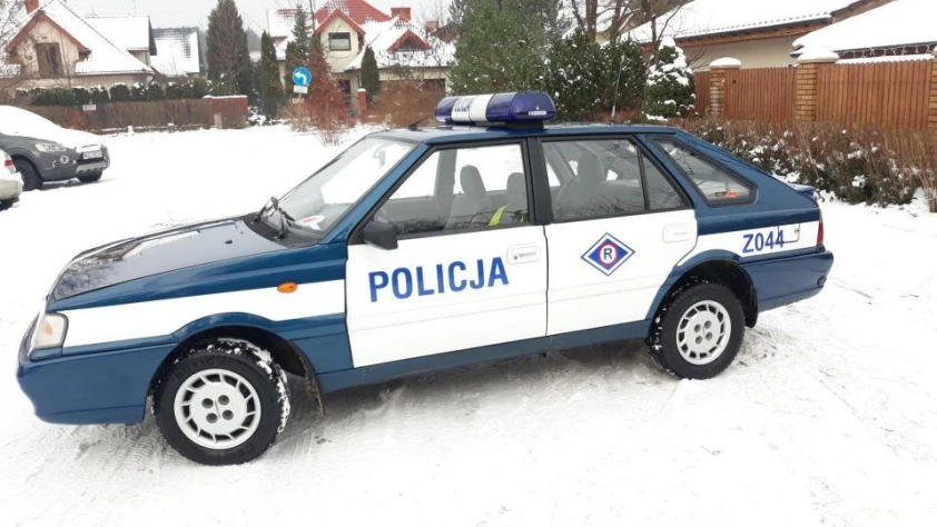 Polonez Caro Radiowóz Policyjny- Rok 1999 - Kolor Niebieski