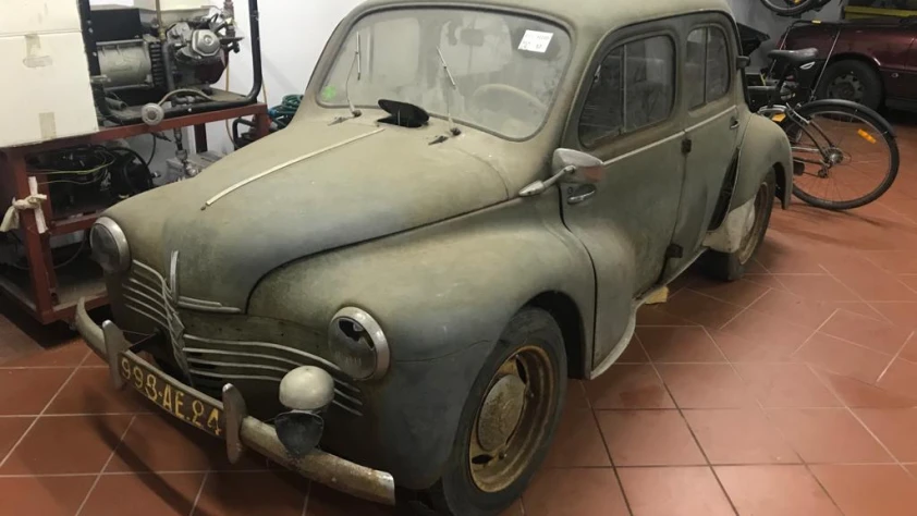 Na Projekt: Renault R1062- Rok 1950 - Kolor ZIELONY