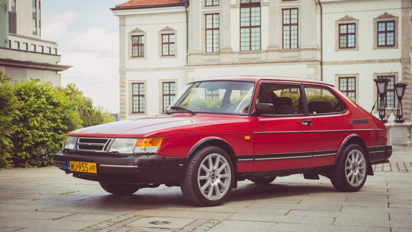 Saab 900- Rok 1992 - Kolor Czerwony