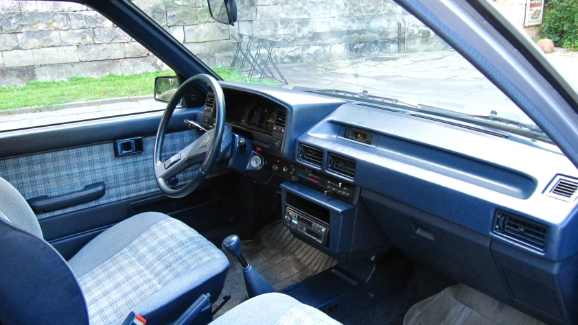 Toyota Corolla- Rok 1986 - Kolor Błękit Metalic