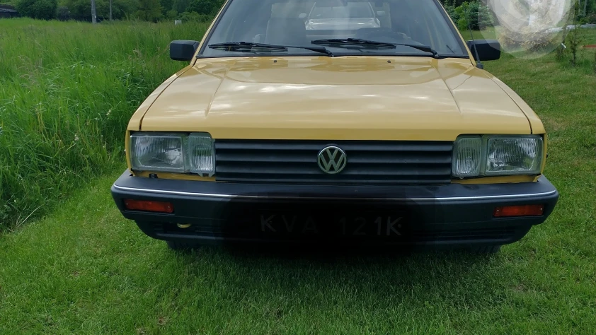 Volkswagen Passat- Rok 1975 - Kolor Żółty