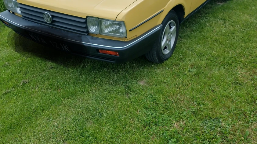 Volkswagen Passat- Rok 1975 - Kolor Żółty