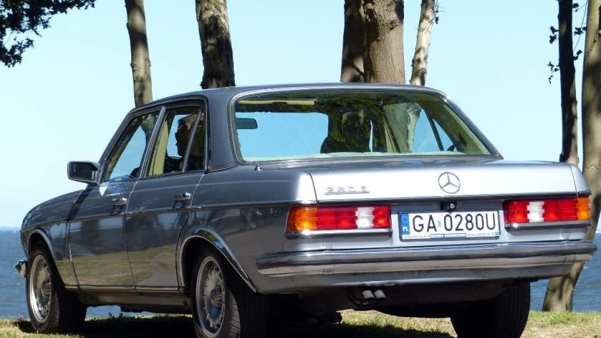 Mercedes W123 280E  1980 - zdjęcie dodatkowe nr 1