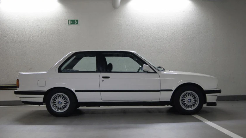 BMW Seria 3 E30 318iS 1990 - zdjęcie dodatkowe nr 4