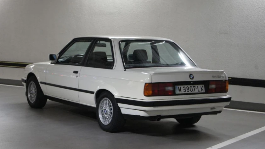 BMW Seria 3 E30 318iS 1990 - zdjęcie dodatkowe nr 5