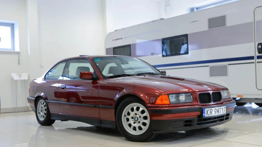 BMW Seria 3 E30 325i  1992 - zdjęcie dodatkowe nr 1